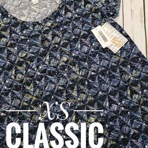 XS LuLaRoe Classic T